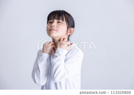 Itchy and painful girl 111020808