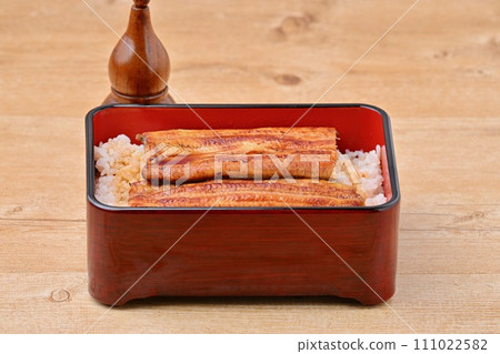 鰻魚飯，鰻魚飯，日本料理，鰻魚料理，鰻魚料理。重箱。烤鰻魚、蒲燒、濱名湖的蒲燒。 111022582