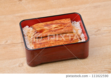 鰻魚飯,鰻魚飯,日本料理,鰻魚料理,鰻魚料理。重箱。烤鰻魚、蒲燒、濱名湖的蒲燒。 鰻魚飯,鰻魚飯,日本料理,鰻魚料理,鰻魚料理。重箱。烤鰻魚、蒲燒、濱名湖的蒲燒。 111022590