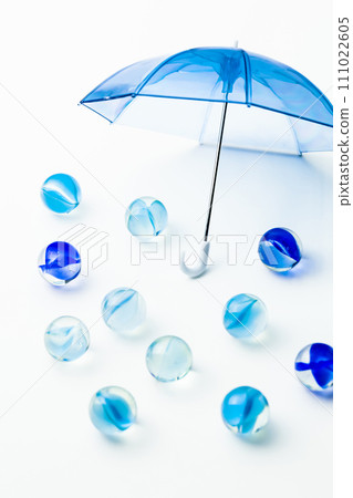 Umbrella Rainy season background material 111022605