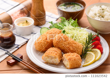 Cream croquette set meal 111023542