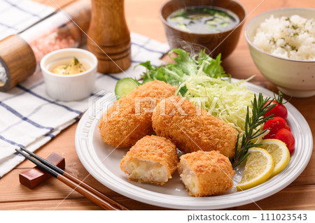 Cream croquette set meal 111023543