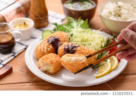 Cream croquette 111023551