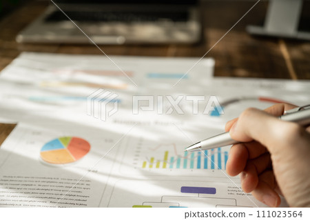 conceptual image photo conceptual image photo 111023564