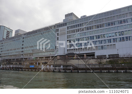 舊淀川沿岸的京阪天滿橋站(京阪City Mall) 舊淀川沿岸的京阪天滿橋站(京阪City Mall) 111024071
