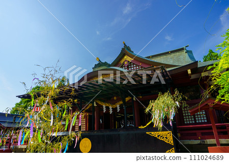 Kasama Inari Shrine shining against the blue sky 111024689