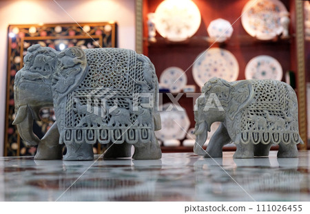 Handcrafted Indian elephant display at souvenir shop in Agra, Uttar Pradesh, India Handcrafted Indian elephant display at souvenir shop in Agra, Uttar Pradesh, India 111026455