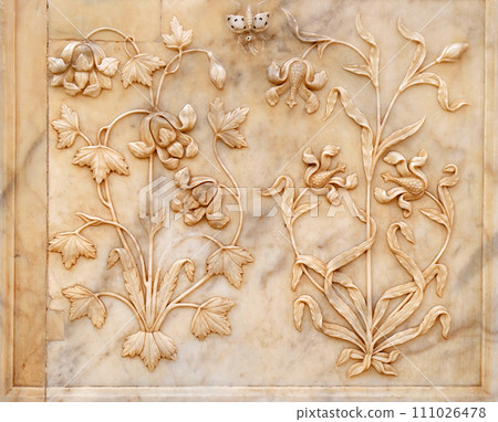 Beautiful ornament on wall of palace in Amber Fort in Jaipur, Rajasthan, India 111026478