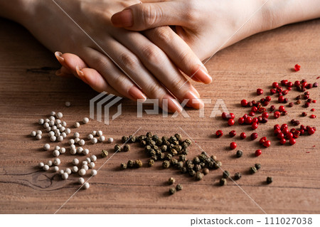 Pepper and table image at hand Pepper and table image at hand 111027038