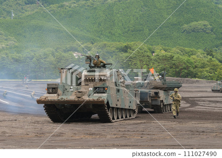90型戰車救援車牽引90型戰車 90型戰車救援車牽引90型戰車 111027490
