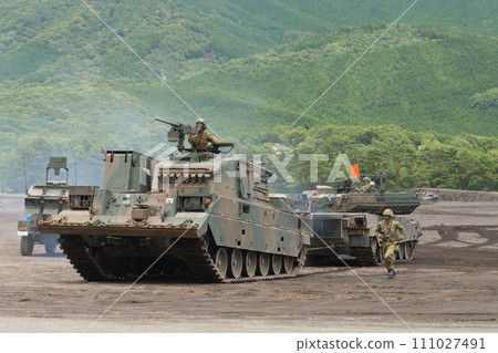 90型戰車救援車牽引90型戰車 90型戰車救援車牽引90型戰車 111027491