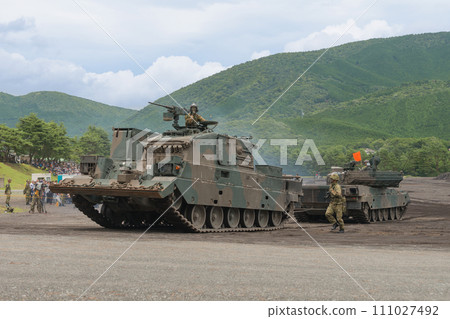 90型戰車救援車牽引90型戰車 90型戰車救援車牽引90型戰車 111027492