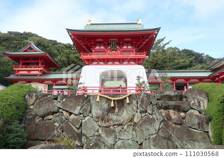 Shimonoseki City Akama Shrine Suitenmon 111030568