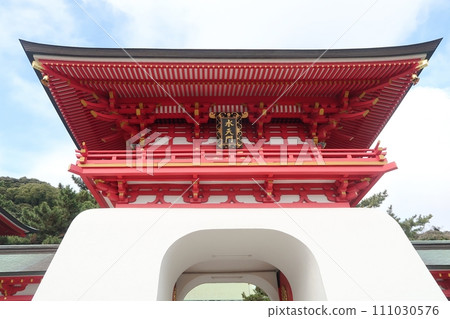 Shimonoseki City Akama Shrine Suitenmon 111030576