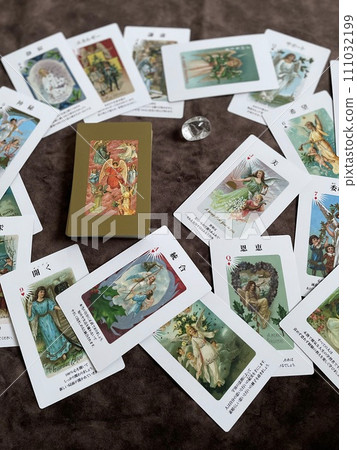 Angel cards spread out on the table 111032199