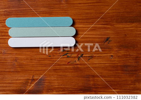 Comment space on wood grain background Comment space on wood grain background 111032382
