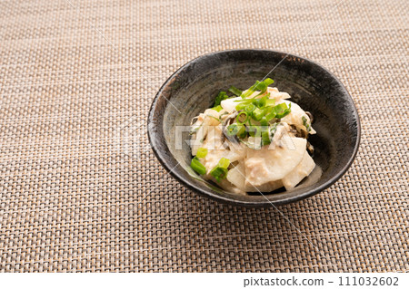 Japanese-style radish salad with tuna mayo Japanese-style radish salad with tuna mayo 111032602