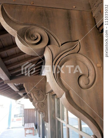 佐賀縣鹽田町(鹽田宿)古老木造建築的臂膀 佐賀縣鹽田町(鹽田宿)古老木造建築的臂膀 111035032