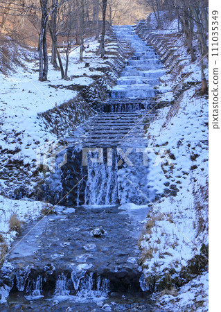 French style staircase construction in Ushibushi River in freezing winter 111035349