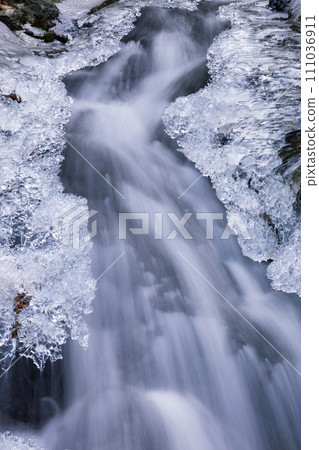 Ice hearth 111036911