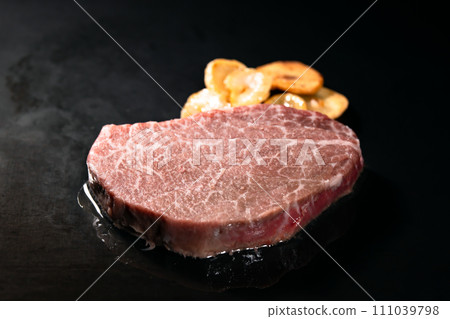 生肉鐵板牛排 生肉鐵板牛排 111039798