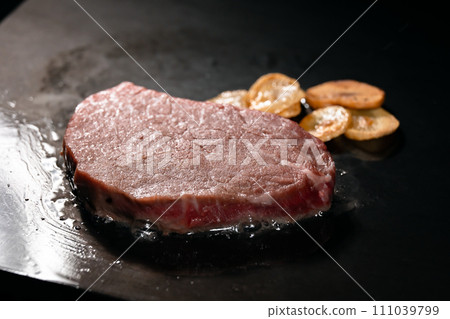 生肉鐵板牛排 生肉鐵板牛排 111039799