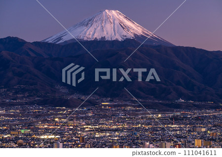 [Yamanashi Prefecture] Night view of Mt. Fuji and Kofu Basin, view of Lake Chiyoda and Mt. Hakusan 111041611