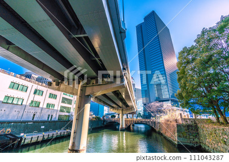 日本東京城市景觀，俯瞰大手町的常盤橋和常盤橋塔等=2020年1月14日 111043287