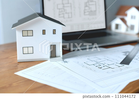 Images of architectural models and architectural drawings 111044172