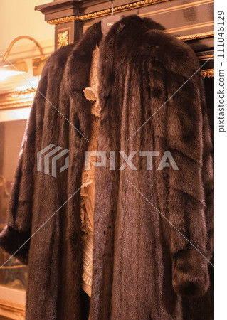 華麗的皮草大衣，質感好 111046129
