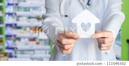 The idea of a pharmacy that loves its patients. 111046302