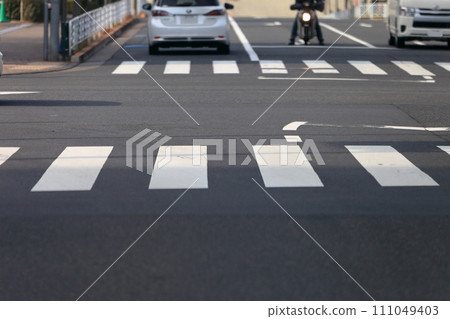 行人穿越道(十字路口)圖像 行人穿越道(十字路口)圖像 111049403