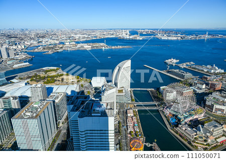 橫濱港未來的城市景觀 111050071