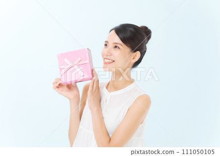 有禮物的女人 有禮物的女人 111050105