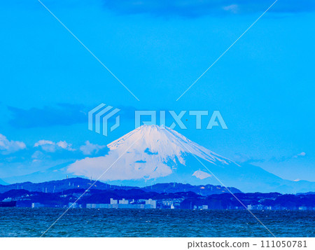 從富津岬眺望東京灣冬季的富士山 從富津岬眺望東京灣冬季的富士山 111050781