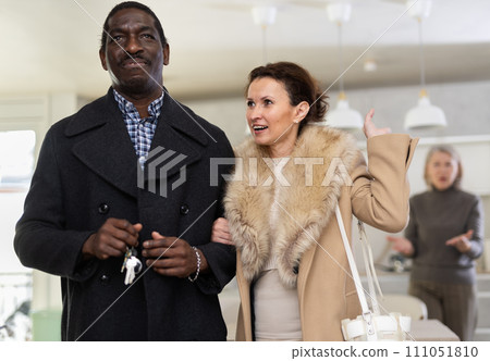 Husband and wife leave home, leaving mature mother alone at home 111051810