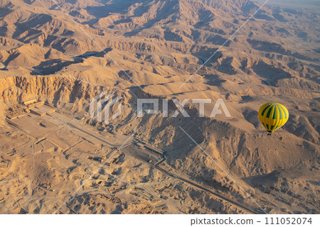Beautiful views of the majestic Valley of the Kings from a hot air balloon Beautiful views of the majestic Valley of the Kings from a hot air balloon 111052074