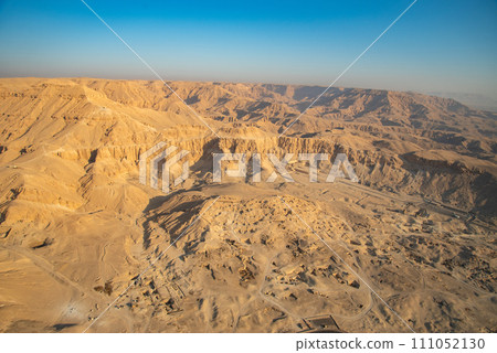 Beautiful views of the majestic Valley of the Kings from a hot air balloon 111052130