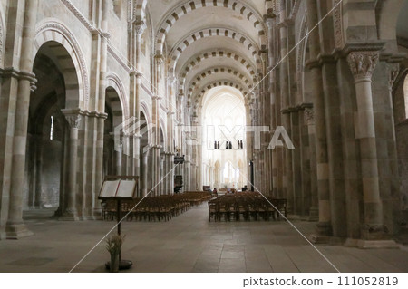 聖瑪德琳大教堂，法國勃根地世界遺產 111052819