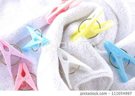 Clothespins 111054997