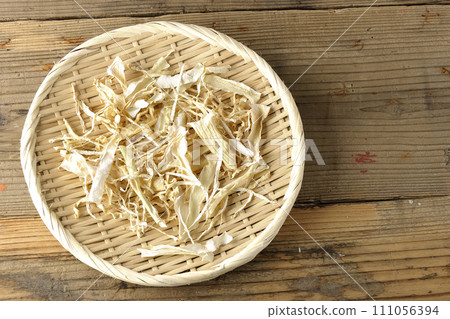An overhead view of dried radish skin 111056394