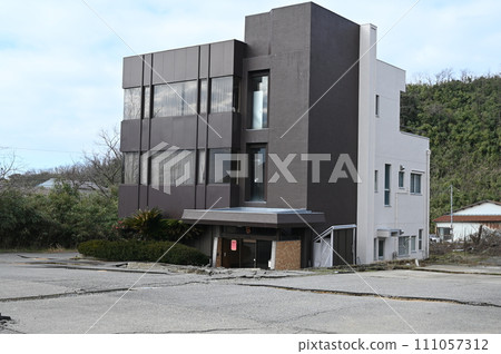 Noto Peninsula earthquake, Uchinada Town, liquefaction, collapsed building, Ishikawa Prefecture Noto Peninsula earthquake, Uchinada Town, liquefaction, collapsed building, Ishikawa Prefecture 111057312