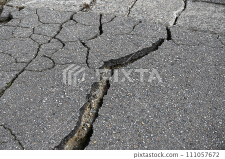 地震 地裂 能登半島地震 石川縣內田町 地震 地裂 能登半島地震 石川縣內田町 111057672