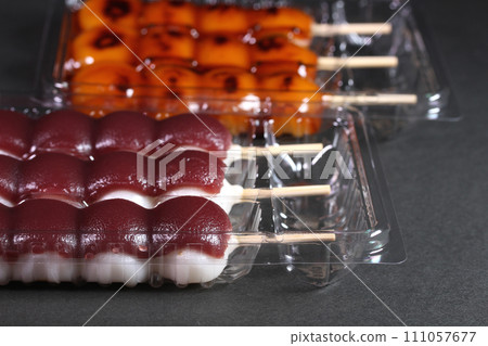 Hanami dango in a pack 111057677