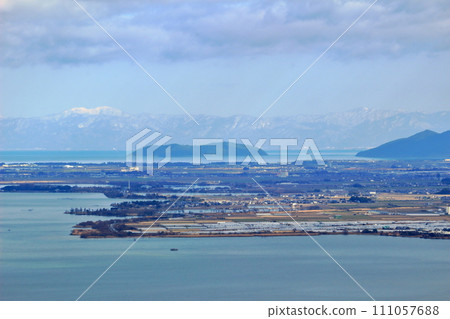Lake Biwa, Okishima and the mountains of Hubei 111057688