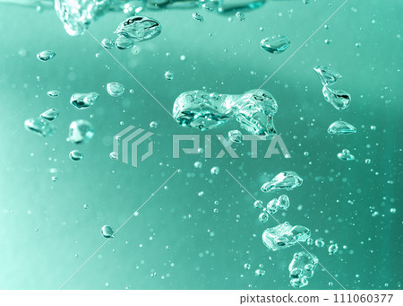 泡沫在水中 111060377