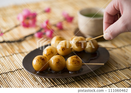 Mitarashi dumpling Mitarashi dumpling 111060462