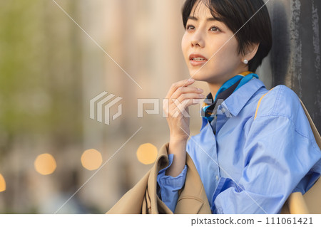 Business woman Business woman 111061421