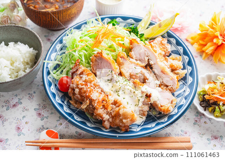 Grilled chicken thigh with tartar sauce Grilled chicken thigh with tartar sauce 111061463