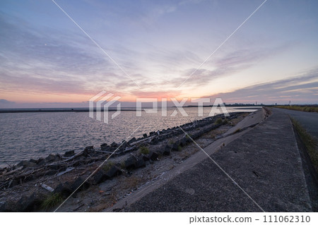 Mouth of the Tenryu River and sunset sky in Iwata City, Shizuoka Prefecture, Japan Mouth of the Tenryu River and sunset sky in Iwata City, Shizuoka Prefecture, Japan 111062310